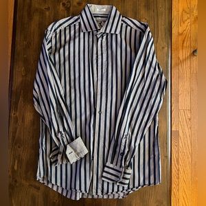 Men’s Bugatchi Button Up. Size M